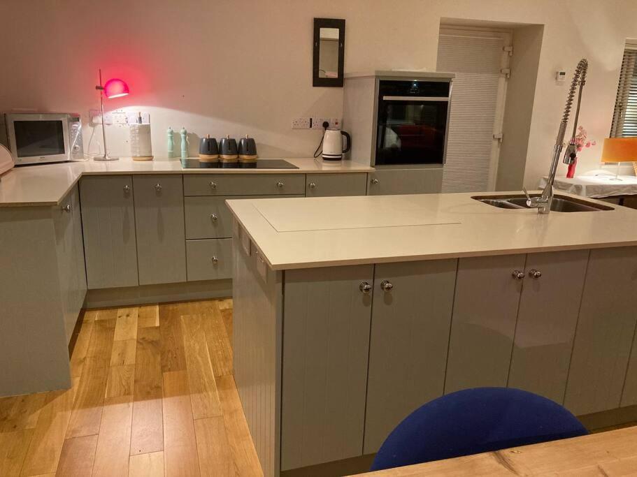 2 Quay Road, Killala. Stunning Sea Front Cottage Bagian luar foto